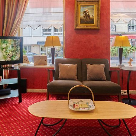 Hotel Poussin Париж Екстериор снимка