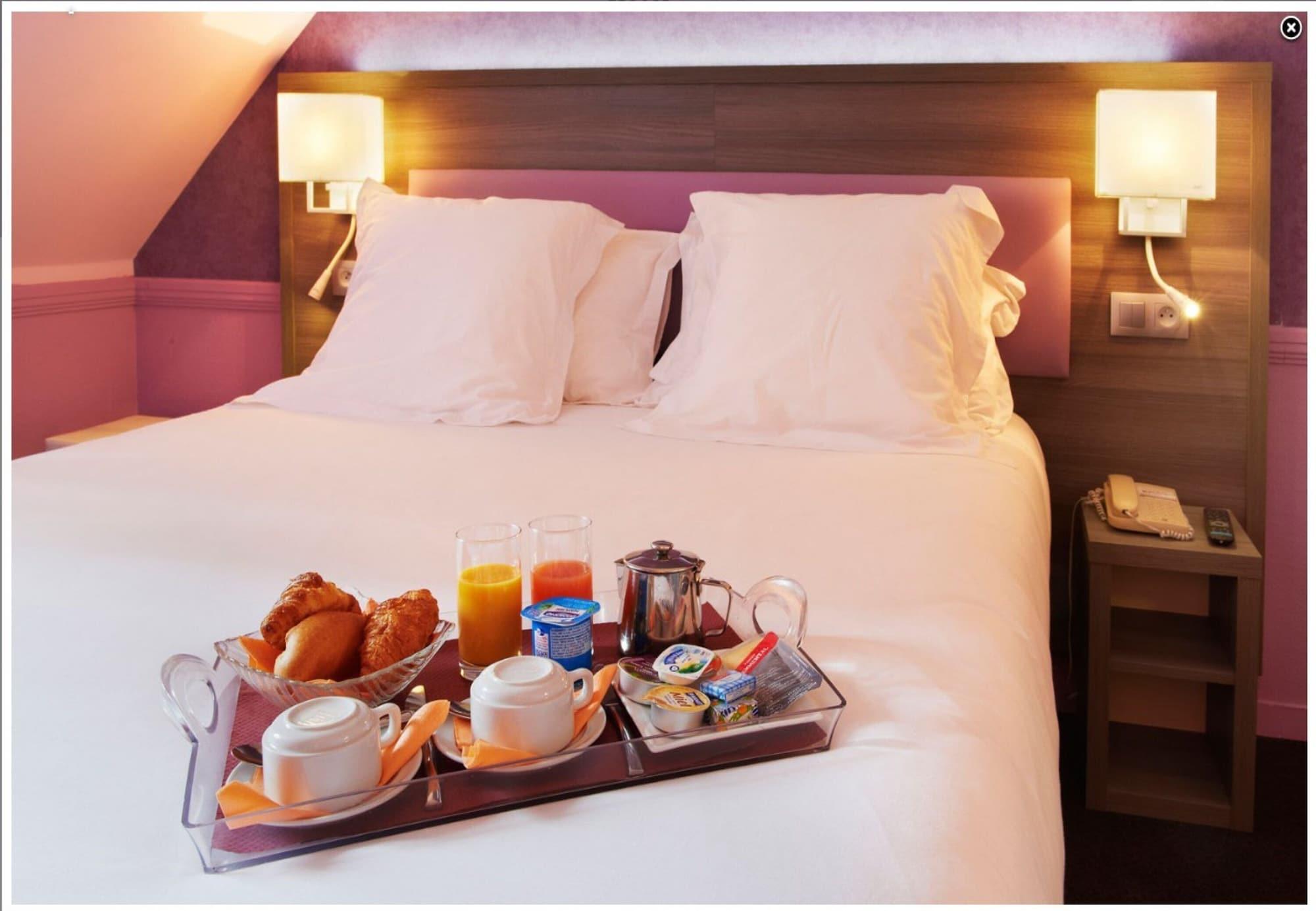 Hotel Poussin Париж Екстериор снимка