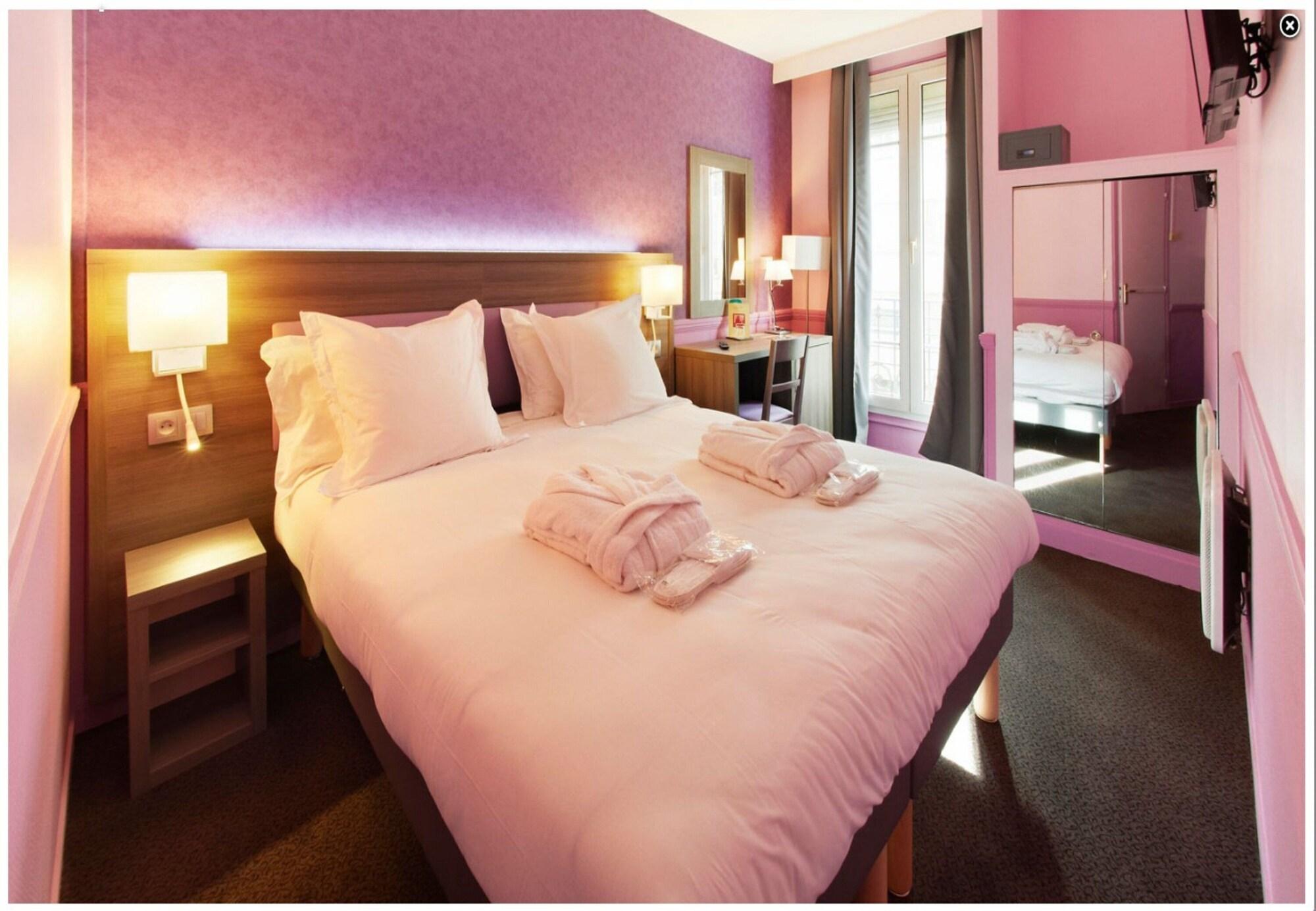 Hotel Poussin Париж Екстериор снимка