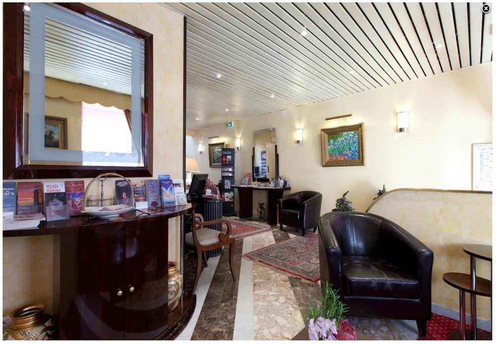 Hotel Poussin Париж Екстериор снимка