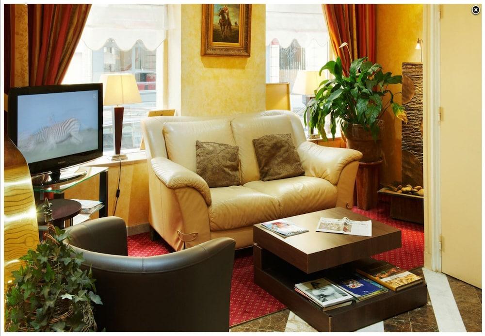 Hotel Poussin Париж Екстериор снимка