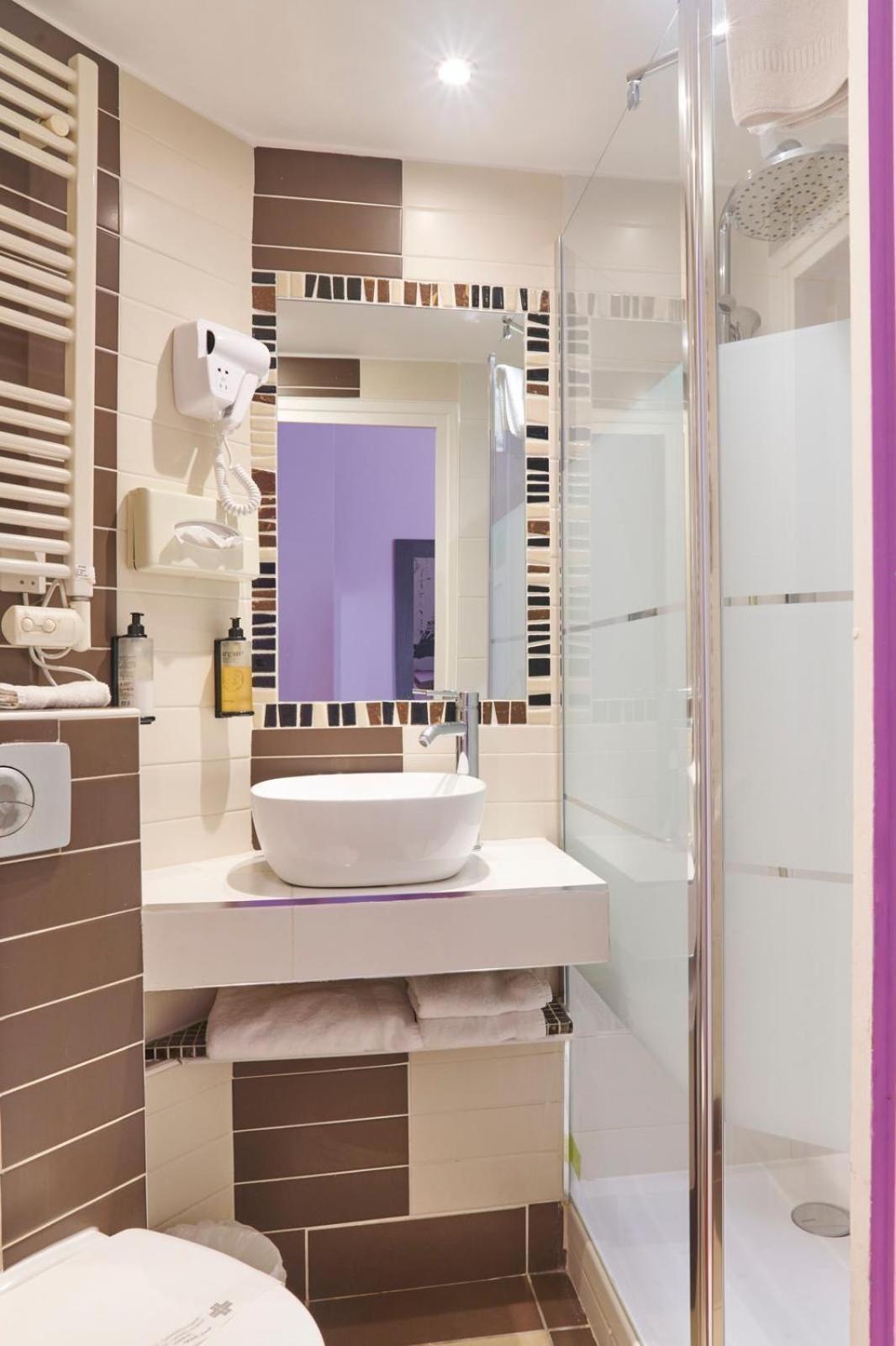 Hotel Poussin Париж Екстериор снимка
