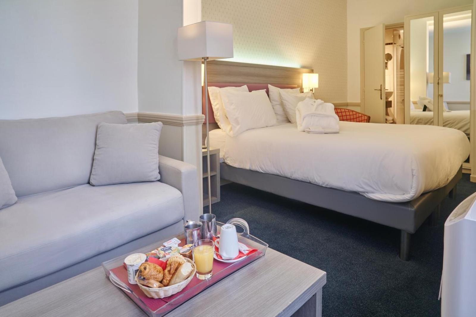 Hotel Poussin Париж Екстериор снимка