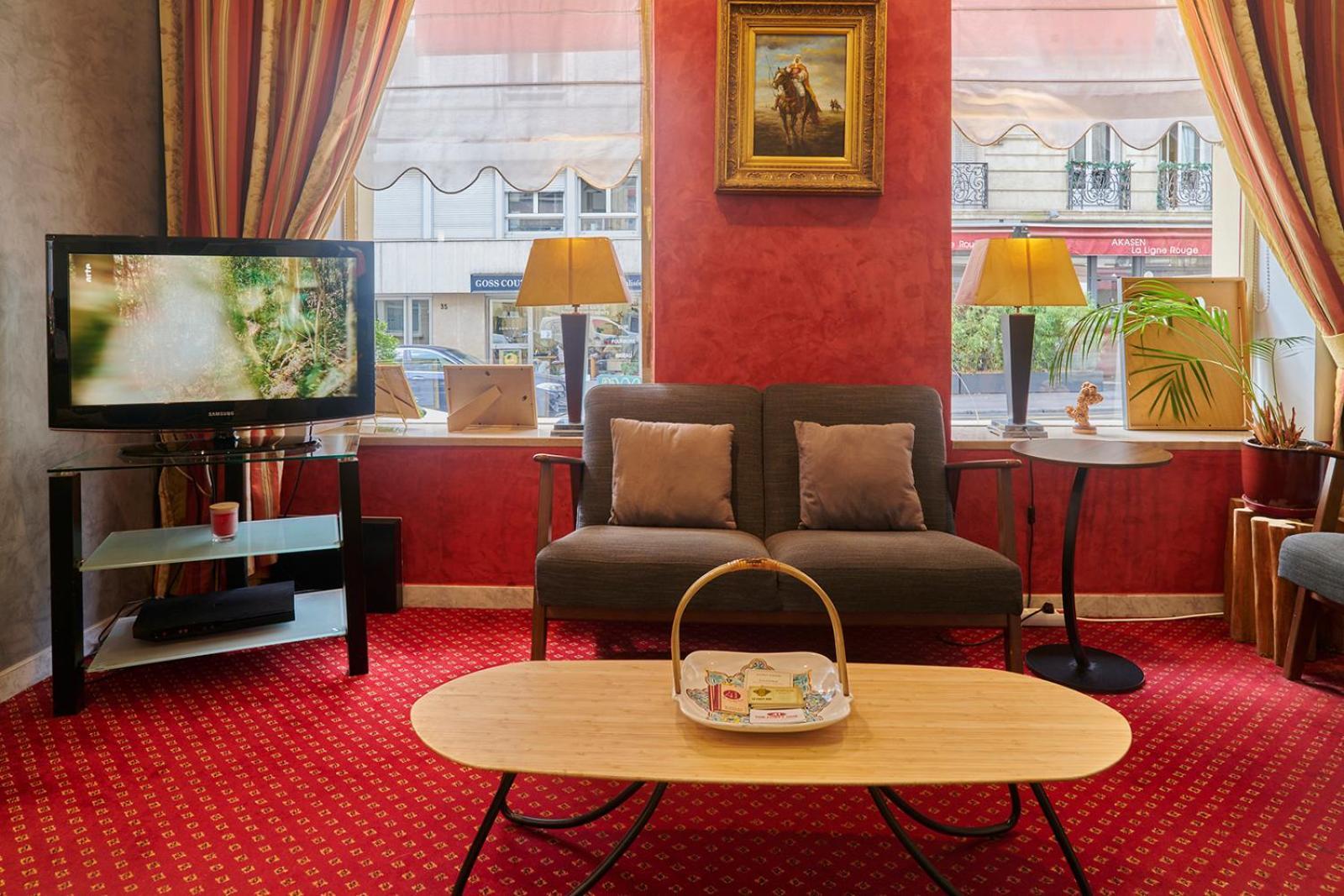 Hotel Poussin Париж Екстериор снимка