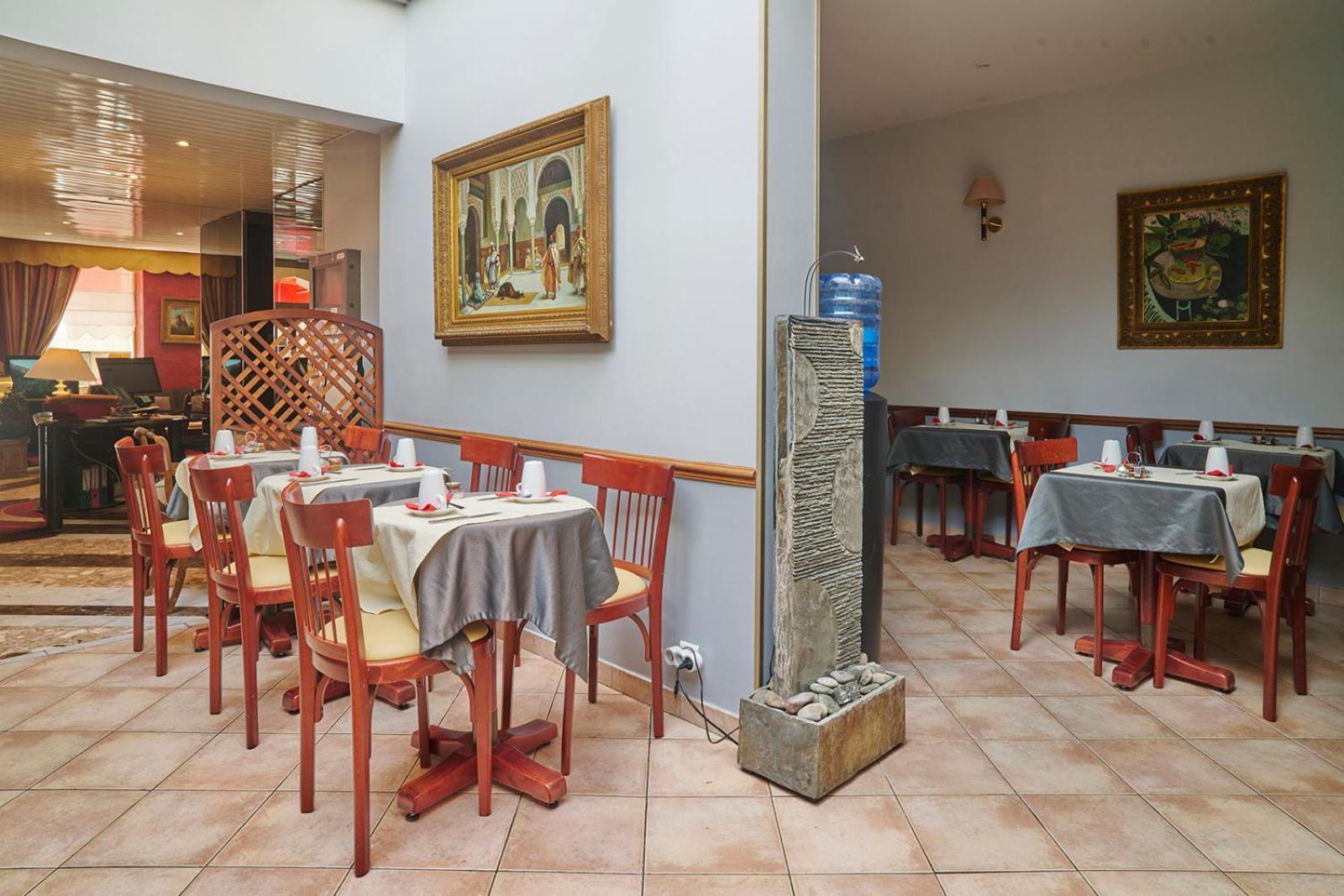 Hotel Poussin Париж Екстериор снимка