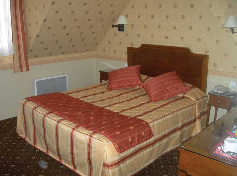 Hotel Poussin Париж Стая снимка