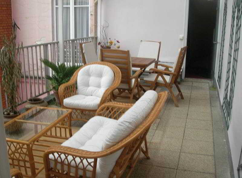 Hotel Poussin Париж Екстериор снимка