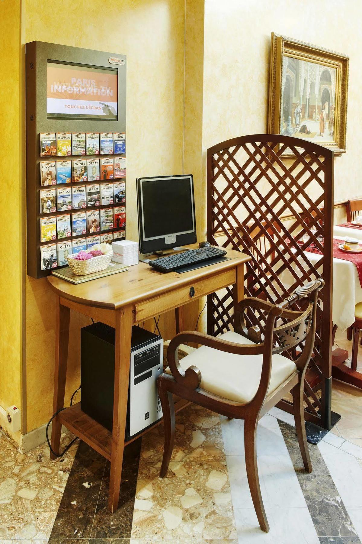 Hotel Poussin Париж Екстериор снимка