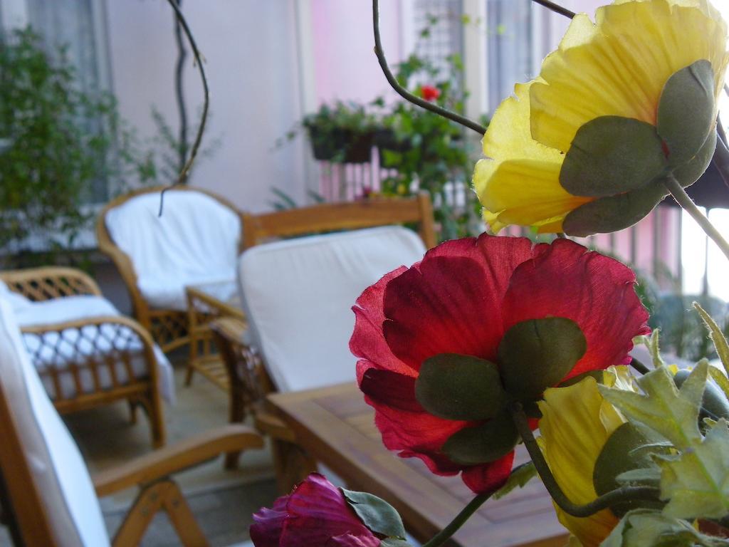 Hotel Poussin Париж Екстериор снимка